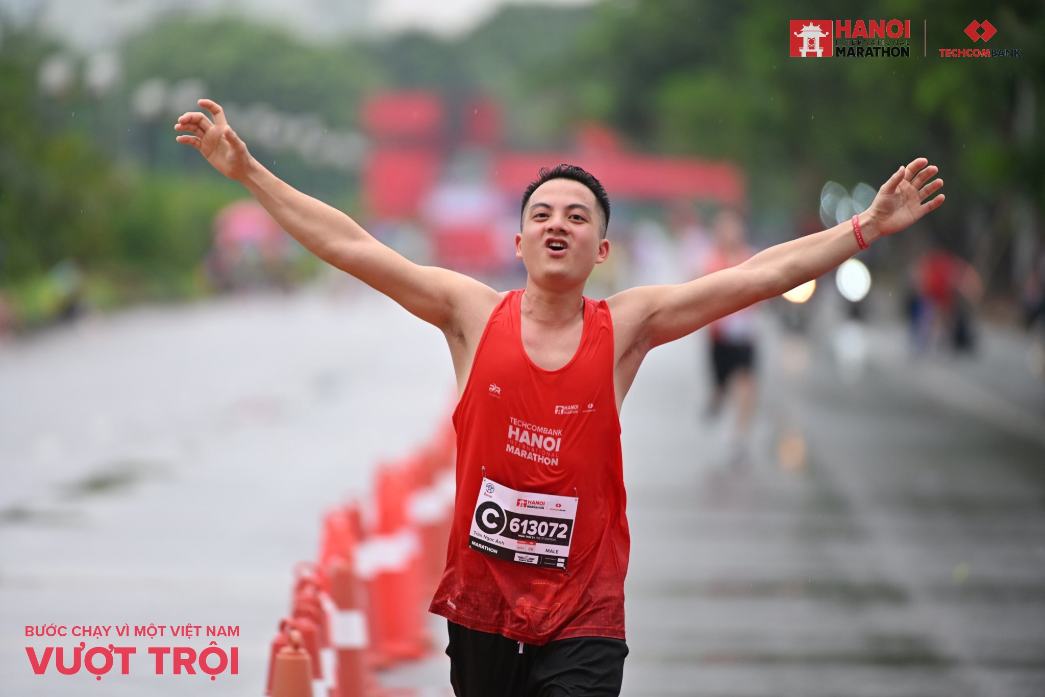 Trần Ngọc Ánh về đích Techcombank Marathon